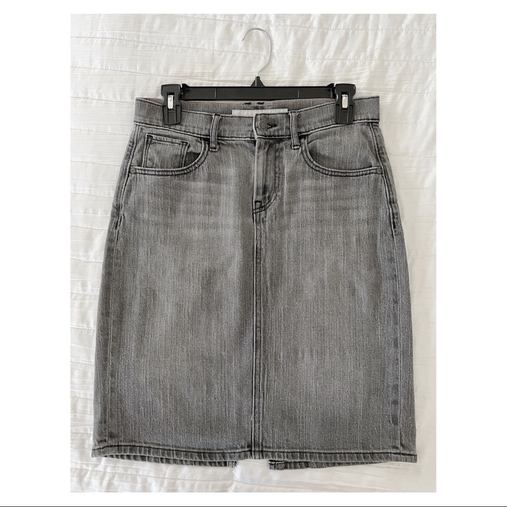 ❌SOLD❌Old Navy Grey Wash Denim Skirt